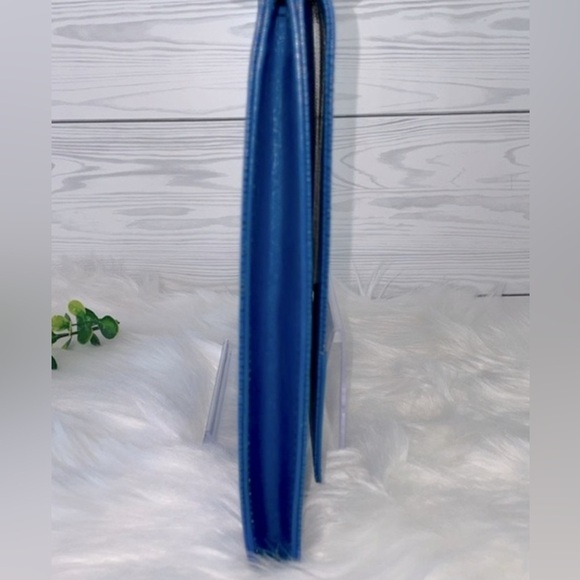 Louis Vuitton Epi Leather Blue Lena 28 Blue Clutch Crossbody Bag - Picture 13 of 15